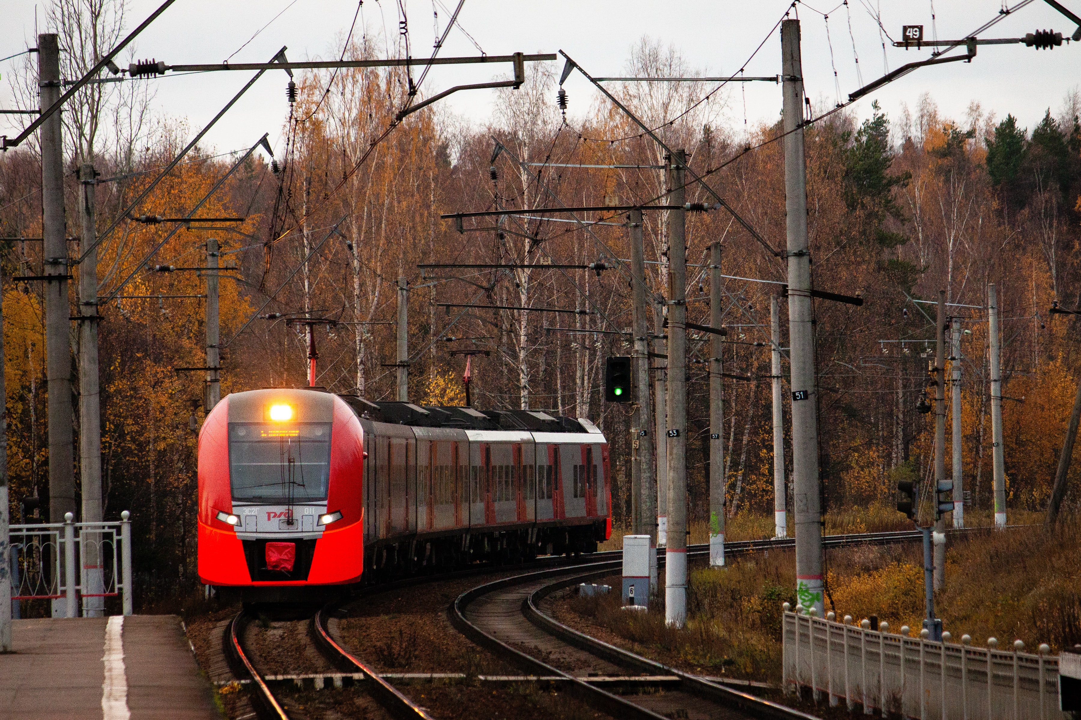 treno rosso.jpg